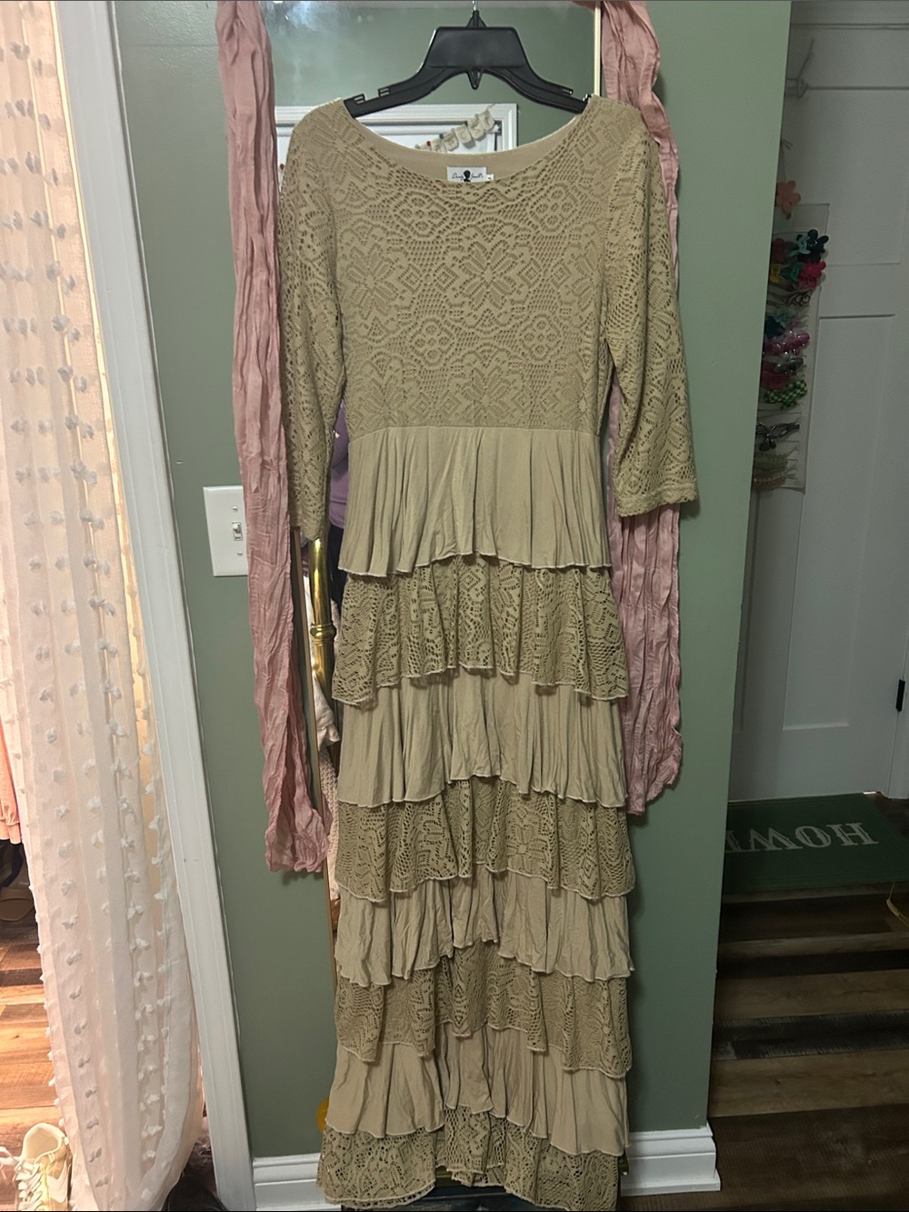 Dainty jewels-Boho Tiered Lace Maxi Dress in Beige
